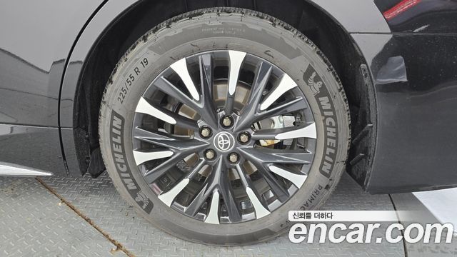 Toyota Alphard (IV) 2.5 HEV Executive AWD 2025 — фото 21