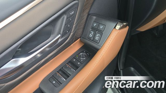 Toyota Alphard (IV) 2.5 HEV Executive AWD 2025 — фото 30