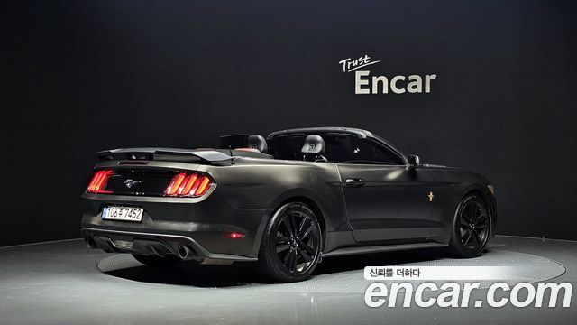 Ford Mustang Convertible 2015 — фото 2