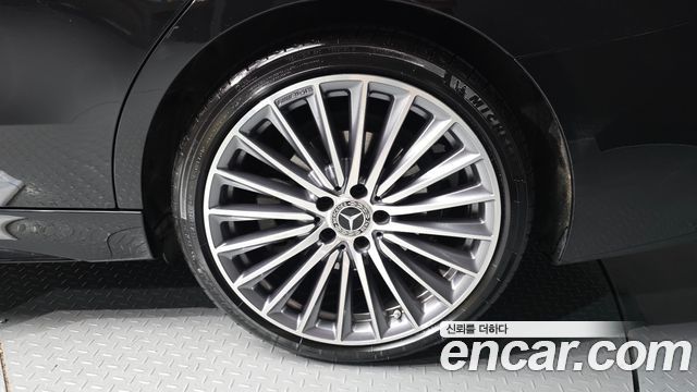 Mercedes-Benz C-Class (W206) C300 4MATIC AMG Line 2023 — фото 5