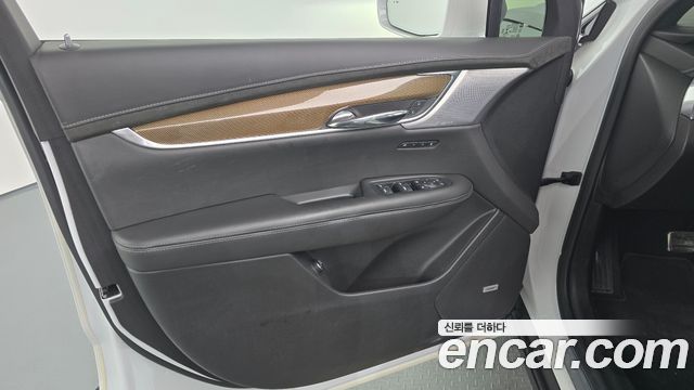 Cadillac XT6 3.6 Sport 2020 — фото 24