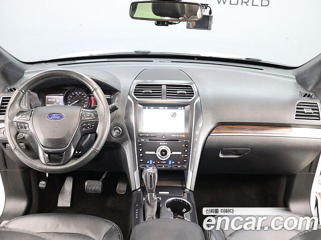 Ford Explorer 2.3 Limited 4WD 5th 2018 — фото 16