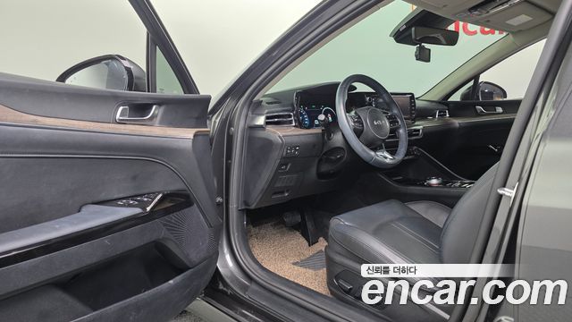 Kia K5 (III) 2.0 Noblesse 2023 — фото 10