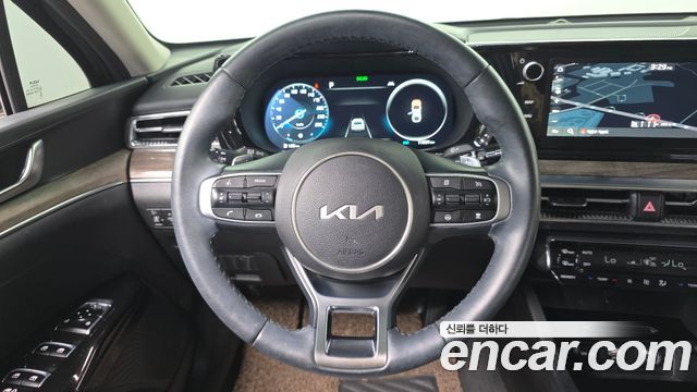Kia K5 (III) 2.0 Noblesse 2023 — фото 13