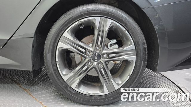 Kia K5 (III) 2.0 Noblesse 2023 — фото 21