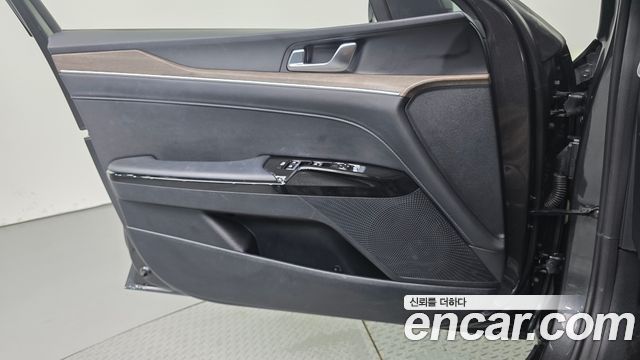 Kia K5 (III) 2.0 Noblesse 2023 — фото 24