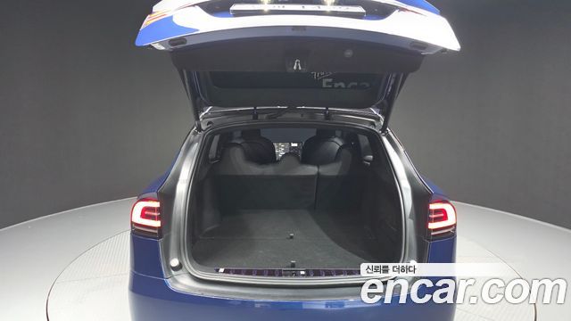Tesla Model X AWD 2023 — фото 24