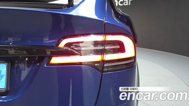 Tesla Model X AWD 2023 — фото 29