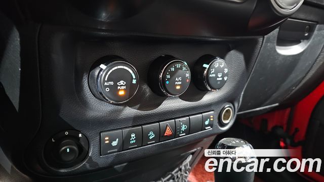 Jeep Wrangler (JK) 2.8 Diesel Sahara 4Door 2015 — фото 16