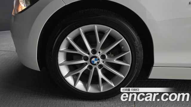 BMW 1 Series (F20) 118d Sport 5Door 2015 — фото 5