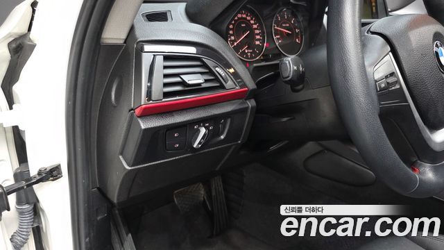 BMW 1 Series (F20) 118d Sport 5Door 2015 — фото 17