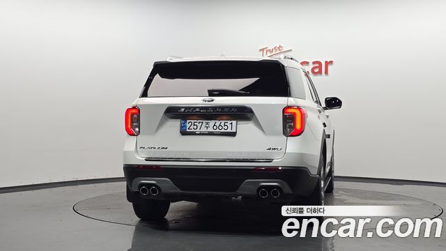 Ford Explorer (VI) 3.0 Platinum 4WD 2022 — фото 4