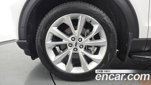 Ford Explorer (VI) 3.0 Platinum 4WD 2022 — фото 5