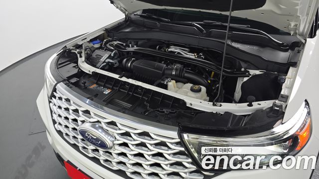 Ford Explorer (VI) 3.0 Platinum 4WD 2022 — фото 6