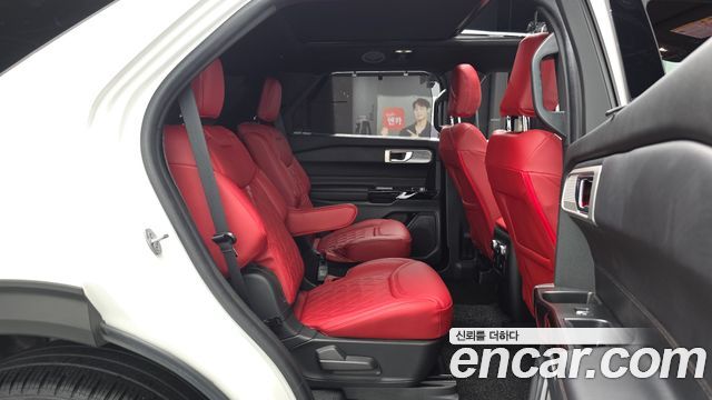 Ford Explorer (VI) 3.0 Platinum 4WD 2022 — фото 12