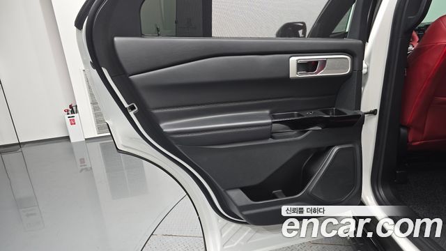 Ford Explorer (VI) 3.0 Platinum 4WD 2022 — фото 25