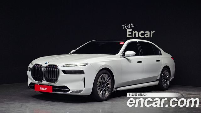 BMW 7 Series (G70) 740i sDrive Design Pure Excellence Individual