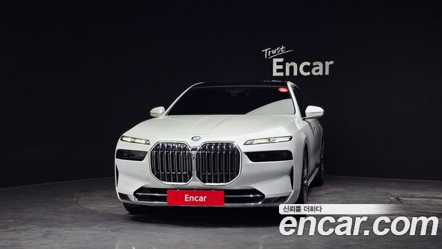 BMW 7 Series (G70) 740i sDrive Design Pure Excellence Individual 2023 — фото 3