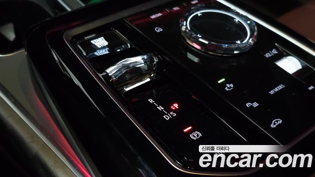 BMW 7 Series (G70) 740i sDrive Design Pure Excellence Individual 2023 — фото 9