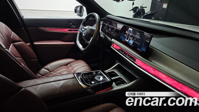BMW 7 Series (G70) 740i sDrive Design Pure Excellence Individual 2023 — фото 20