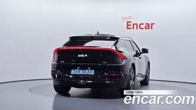 Kia EV6 Long Range 4WD GT Line 2022 — фото 4