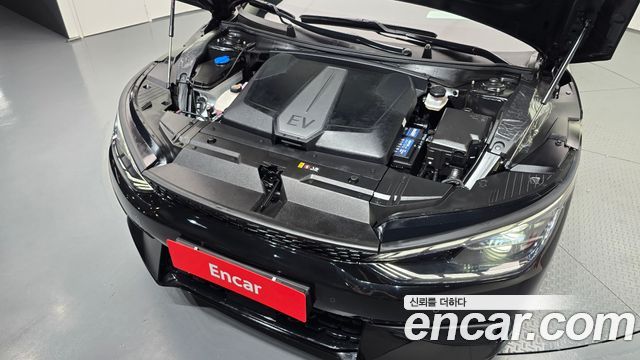 Kia EV6 Long Range 4WD GT Line 2022 — фото 6