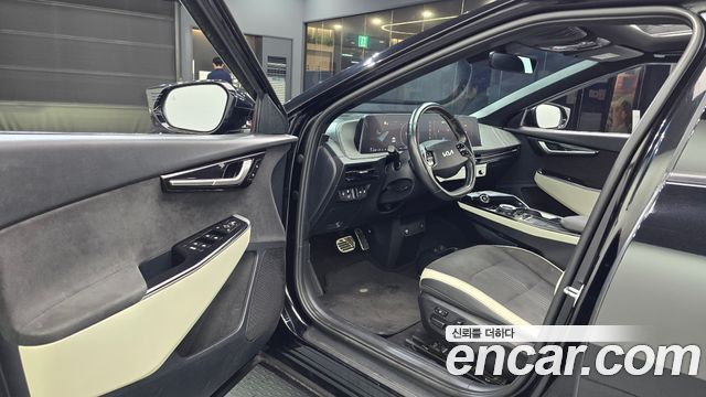Kia EV6 Long Range 4WD GT Line 2022 — фото 10