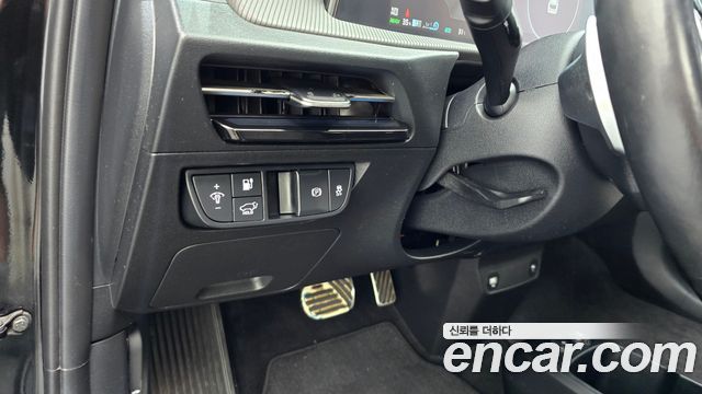 Kia EV6 Long Range 4WD GT Line 2022 — фото 18