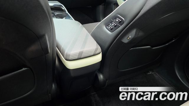 Kia EV6 Long Range 4WD GT Line 2022 — фото 32