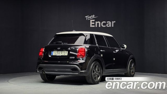 MINI Cooper 5Door Classic Third Generation 2022 — фото 2