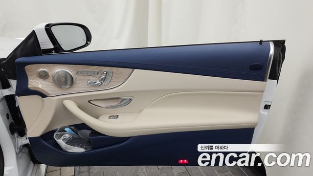 Mercedes-Benz E-Class (W213) E450 4MATIC Cabriolet 2022 — фото 25