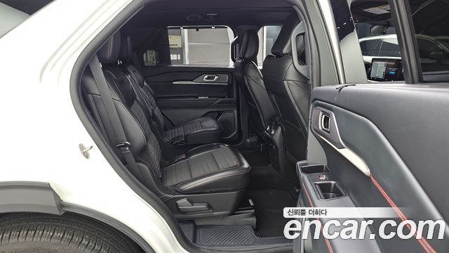 Ford Explorer (VI) 2.3 ST-Line 4WD 2025 — фото 12