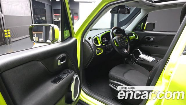 Jeep Renegade 2.4 Longitude High 2018 — фото 10