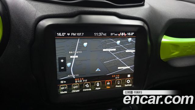 Jeep Renegade 2.4 Longitude High 2018 — фото 14