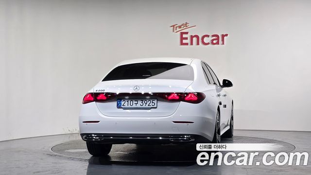 Mercedes-Benz E-Class (W214) E200 Avantgarde Limited 2025 — фото 4