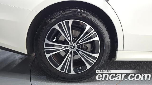Mercedes-Benz E-Class (W214) E200 Avantgarde Limited 2025 — фото 5