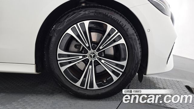 Mercedes-Benz E-Class (W214) E200 Avantgarde Limited 2025 — фото 21