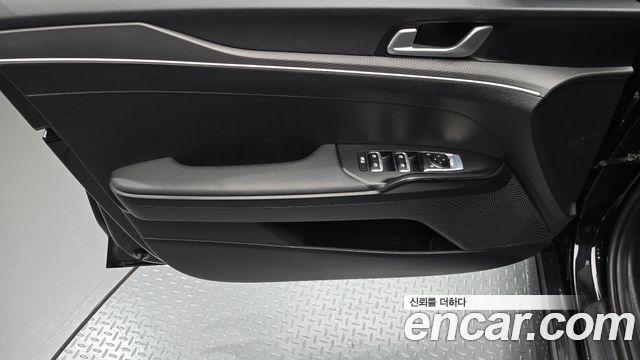 Kia K5 (III) 2.0 Prestige 2022 — фото 24