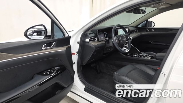 Kia K5 (III) 2.0 Noblesse 2023 — фото 10