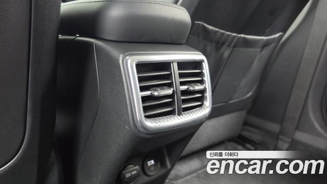 Kia K5 (III) 2.0 Noblesse 2023 — фото 19