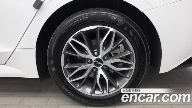 Kia K5 (III) 2.0 Noblesse 2023 — фото 21