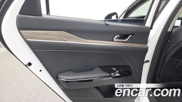 Kia K5 (III) 2.0 Noblesse 2023 — фото 25