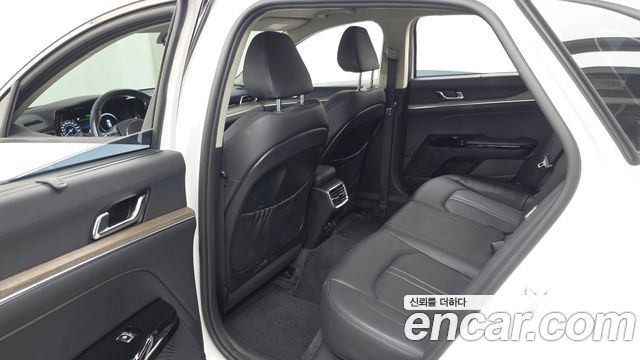 Kia K5 (III) 2.0 Noblesse 2023 — фото 26