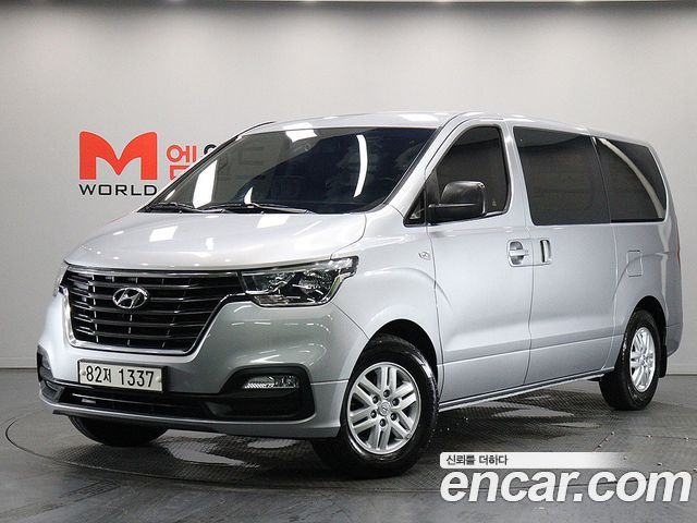 Hyundai Grand Starex Van 3-Seater Smart