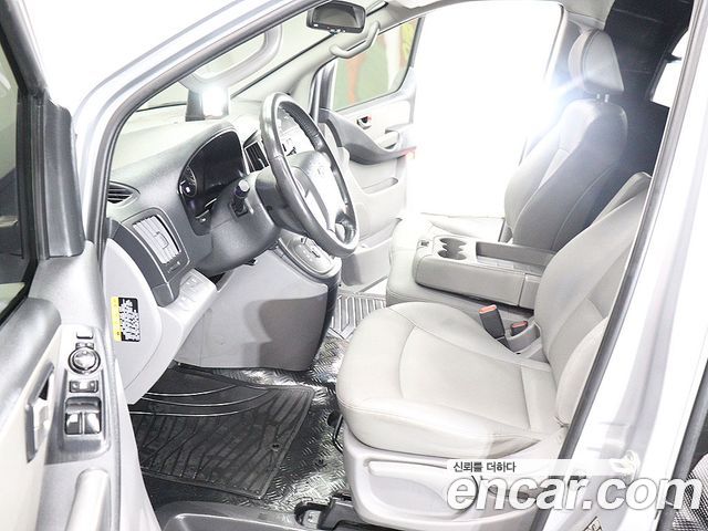 Hyundai Grand Starex Van 3-Seater Smart 2021 — фото 10