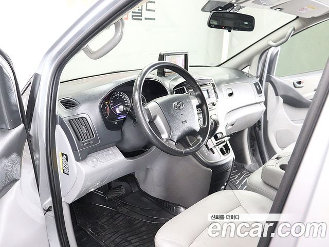 Hyundai Grand Starex Van 3-Seater Smart 2021 — фото 15