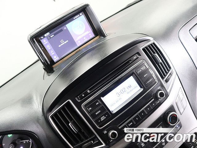 Hyundai Grand Starex Van 3-Seater Smart 2021 — фото 16