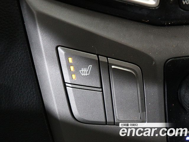 Hyundai Grand Starex Van 3-Seater Smart 2021 — фото 19