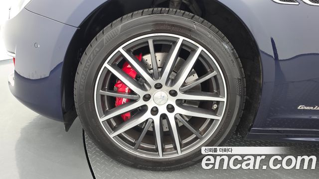 Maserati Ghibli 3.0 Diesel GranLusso 3rd 2019 — фото 5