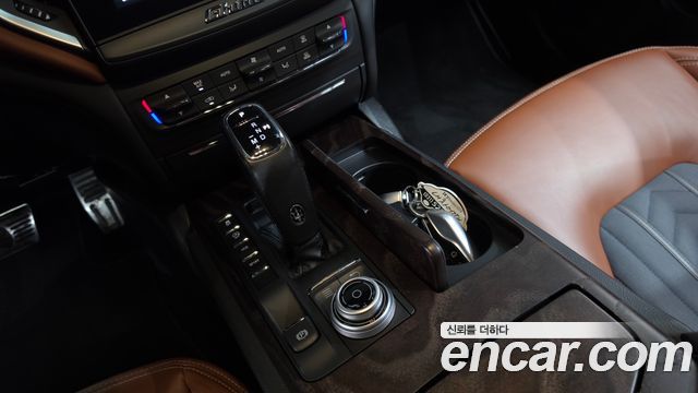 Maserati Ghibli 3.0 Diesel GranLusso 3rd 2019 — фото 9